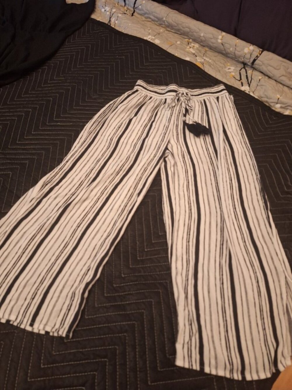 By & By Women’s Black White Striped Wide Leg Pants Tassel Tie Waist Boho Flaw